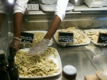 20111014_eataly-ravioli.jpg