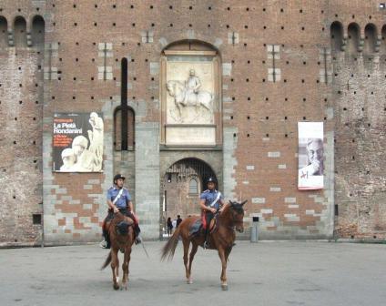 100721_castello-sforzesco-horse.jpg